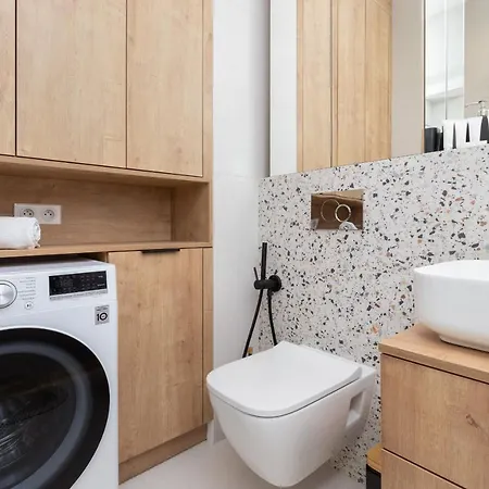 Okrzei With Balcony & Parking Seaside By Renters